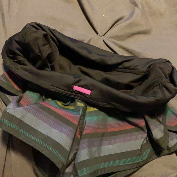 Super rare lululemon poncho stripe speed shorts 🦄 - Picture 5 of 7